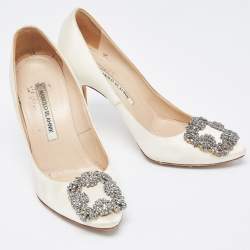 Pre Owned Manolo Blahnik Off White Satin Hangisi Pumps Size 35.5