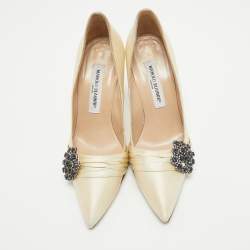 Pre Owned Manolo Blahnik Cream Satin Crystal Embellished Pumps Size 38