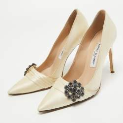Pre Owned Manolo Blahnik Cream Satin Crystal Embellished Pumps Size 38