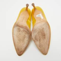 Pre Owned Manolo Blahnik Yellow Satin Hangisi Pumps Size 37