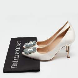 Pre Owned Manolo Blahnik White Satin Hangisi Pumps Size 34