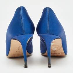 Pre Owned Manolo Blahnik Satin Nadira Crystal Embellished Pointed Toe Pumps Size 37.5