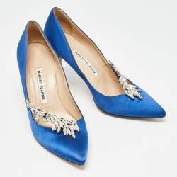 Pre Owned Manolo Blahnik Satin Nadira Crystal Embellished Pointed Toe Pumps Size 37.5