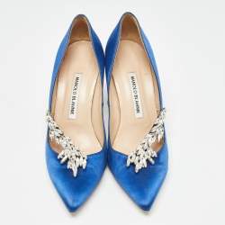 Pre Owned Manolo Blahnik Satin Nadira Crystal Embellished Pointed Toe Pumps Size 37.5