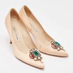 Pre Owned Manolo Blahnik Beige Satin Pearl Embellished Pumps Size 38