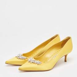 Manolo Blahnik Yellow Satin Lurum Crystal Embellished Pointed Toe Pumps Size 41