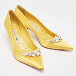 Manolo Blahnik Yellow Satin Lurum Crystal Embellished Pointed Toe Pumps Size 41