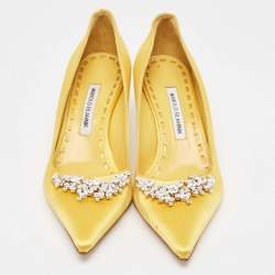 Manolo Blahnik Yellow Satin Lurum Crystal Embellished Pointed Toe Pumps Size 41