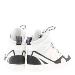 مملوكة مسبقًا حذاء رياضي مارك باي مارك جاكوبس مرتفع من أعلى شبك وجلد مونوكروم مقاس 38