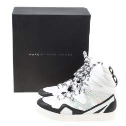 مملوكة مسبقًا حذاء رياضي مارك باي مارك جاكوبس مرتفع من أعلى شبك وجلد مونوكروم مقاس 38