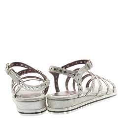 Pre Owned صندل مارك باي مارك جاكوبس فلات سير كاحل مرصع جينا جلد فضي ميتالك مقاس 36