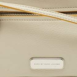 مملوكة مسبقًا Marc by Marc Jacobs Sally Light Grey/Mustard Leather Crossbody Bag