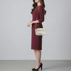 مملوكة مسبقًا Marc by Marc Jacobs Sally Light Grey/Mustard Leather Crossbody Bag