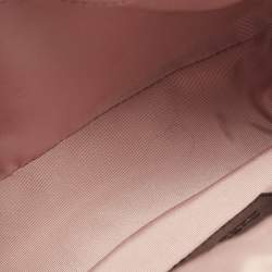 مملوكة مسبقًا حقيبة كتف مارك باي مارك جاكوبس ذا كوشن جلد وردي/أسود