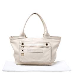 مملوكة مسبقًا حقيبة مارك باي مارك جاكوبس جلد بيج فاتحة