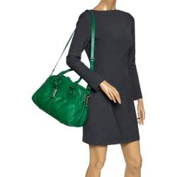 مملوكة مسبقًا حقيبة مارك باي مارك جاكوبس كلاسيك كيو بيبي ايدن جلد خضراء