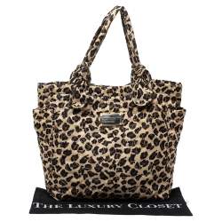 مملوكة مسبقًا حقيبة مارك باي مارك جاكوبس نايلون جلد بيج نقشة الفهد متوسطة