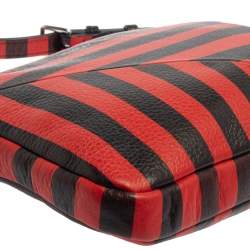 Pre Owned حقيبة كروس مارك باي مارك جاكوبس "تورن اروند داني" جلد مخطط  أسود و أحمر