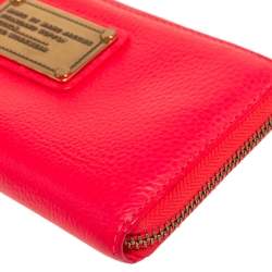 Marc by Marc Jacobs Neon Pink Leather Classic Q Zip Around Wallet