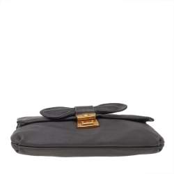 مملوكة مسبقًا Marc by Marc Jacobs Grey Leather Flap Bow Clutch