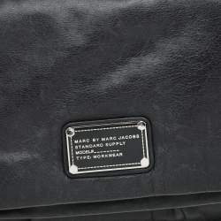 مملوكة مسبقًا حقيبة صغيرة بقلاب مارك باي مارك جاكوبس جلد رصاصي داكن 