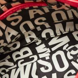 مملوكة مسبقًا حقيبة كروس مارك باي مارك جاكوبس كلاسيك كيو كارلي جلد أحمر نيون