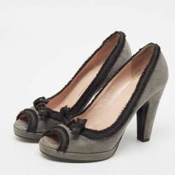 Marc by Marc Jacobs Grey/Black Suede Bow Peep Toe Pumps Size 37
