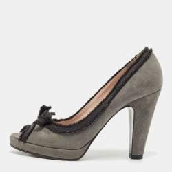 Marc by Marc Jacobs Grey/Black Suede Bow Peep Toe Pumps Size 37