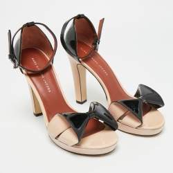 Pre Owned Marc by Marc Jacobs Bow Size 40 Black/Beige Patent Leather Ankle Strap Sandals