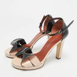 Pre Owned Marc by Marc Jacobs Bow Size 40 Black/Beige Patent Leather Ankle Strap Sandals