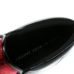 Pre Owned حذاء رياضي مارك باي مارك جاكوبس سليب أون بروم جلد لامع أسود وجلد نقش ثعبان أحمر ميتالك مقاس 36