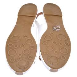 مملوكة مسبقًا صند فلات مارك باي مارك جاكوبس جلد أبيض مزين فأر فتحة كعب مقاس 40