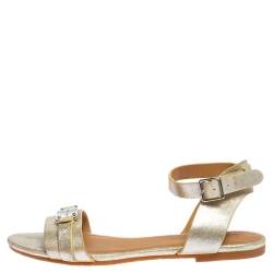 Pre Owned صندل فلات مارك باي مارك جاكوبس جلد فضي ميتاليك مقاس 36.5