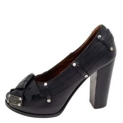 Marc by Marc Jacobs Black Leather Bow Pumps Size 37