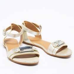 Pre Owned ندل فلات مارك باي مارك جاكوبس جلد فضي ميتاليك سير كاحل مقاس 37