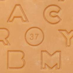 Pre Owned ندل فلات مارك باي مارك جاكوبس جلد فضي ميتاليك سير كاحل مقاس 37