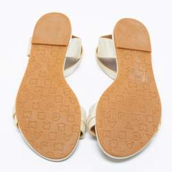 Pre Owned ندل فلات مارك باي مارك جاكوبس جلد فضي ميتاليك سير كاحل مقاس 37