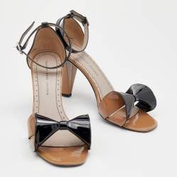 Pre Owned Marc by Marc Jacobs Black/Beige Patent Leather Bow Ankle Strap Sandals Size 41