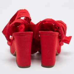 مملوكة مسبقًا صندل مارك باي مارك جاكوبس قماش أحمر برباط كعب مربع سميك مقاس 38.5