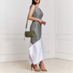 Pre Owned Marc Jacobs Olive Green Leather The Softshot 21 Camera Bag