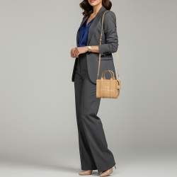 مملوكة مسبقًا حقيبة يد مارك جاكوبس ذا توت صغيرة جلد اللون البيج