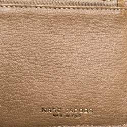Pre Owned Marc Jacobs Beige Leather Passport Wallet