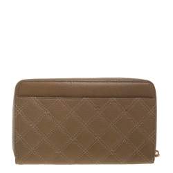 Pre Owned Marc Jacobs Beige Leather Passport Wallet