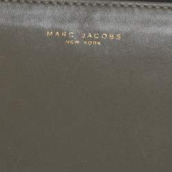 Pre Owned Marc Jacobs Khaki Green Leather Zip Around Wallet