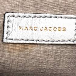 Pre Owned Marc Jacobs Metallic Silver Leather Flat Zip Clutch