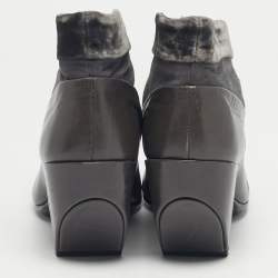 Pre Owned حذاء كاحل مارك جاكوبس جلد ومخمل رمادي مقاس 37