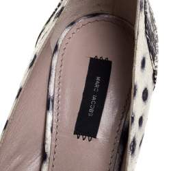 Marc Jacobs White / Black Printed Python Pointed Toe Pumps Size 39