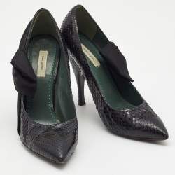 Marc Jacobs Black Snakeskin and Satin Side Bow Pointed Toe Pumps Size 39.5
