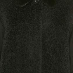 مملوكة مسبقًا معطف ماكس �مارا ستوديو شيرلينغ وأسود بطوق فرو بطول متوسط مقاس صغير - سمول