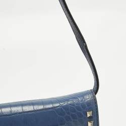 مملوكة مسبقًا MCM Studded Blue Croc Embossed Leather Shoulder Bag